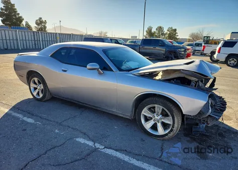 2015 Dodge Challenger Sxt z USA, uszkodzony, nr VIN 2C3CDZAG2FH839271